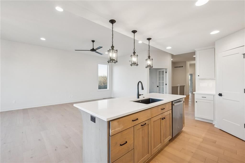 2152 Black Walnut Drive — photo 8