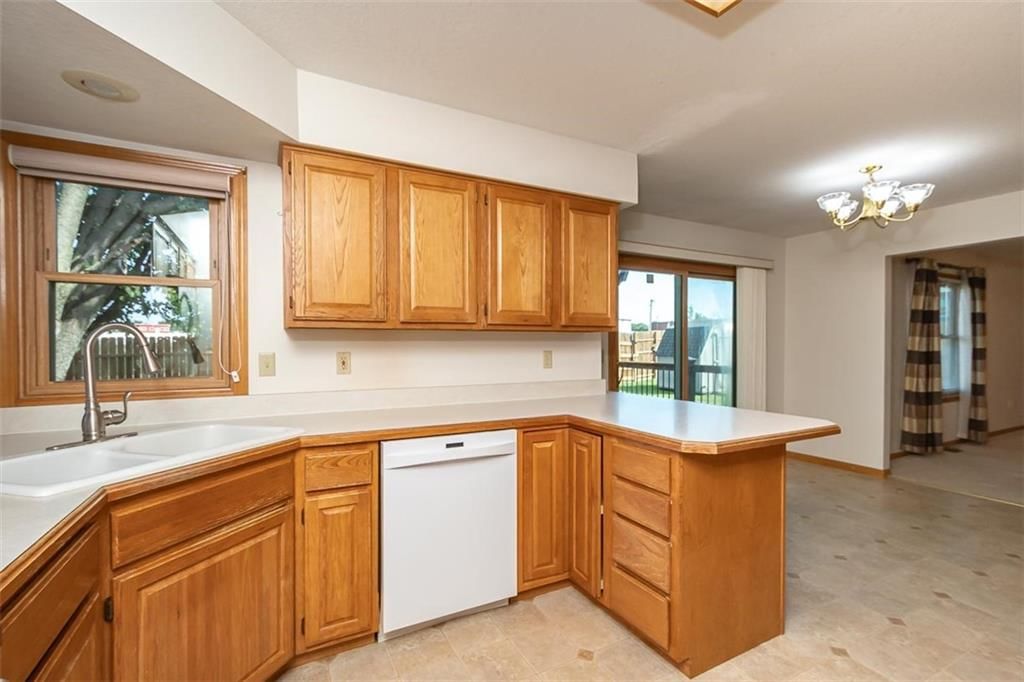 1303 Pin Oak Circle — photo 16