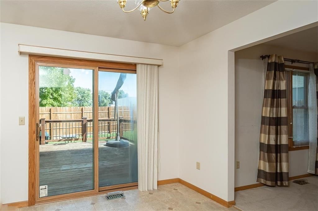 1303 Pin Oak Circle — photo 20
