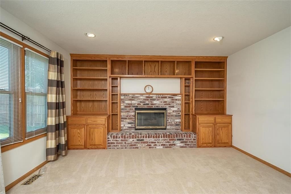 1303 Pin Oak Circle — photo 25