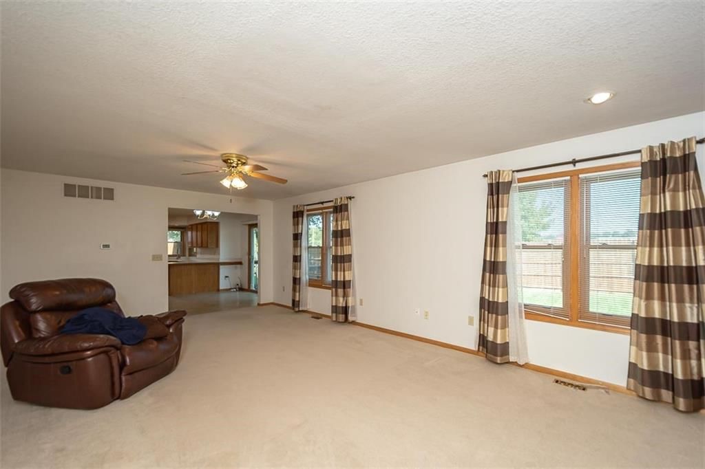 1303 Pin Oak Circle — photo 26