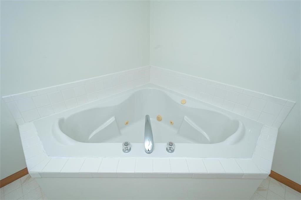 1303 Pin Oak Circle — photo 43