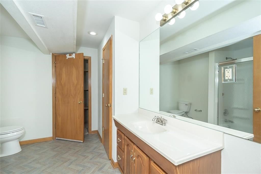 1303 Pin Oak Circle — photo 47