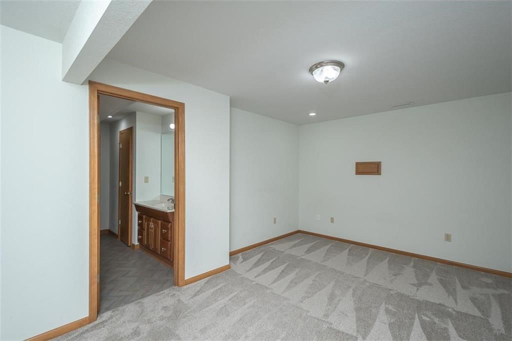 1303 Pin Oak Circle — photo 52