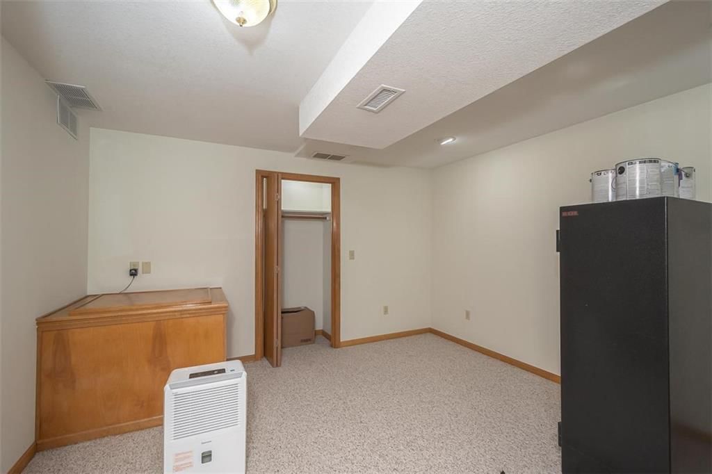 1303 Pin Oak Circle — photo 59