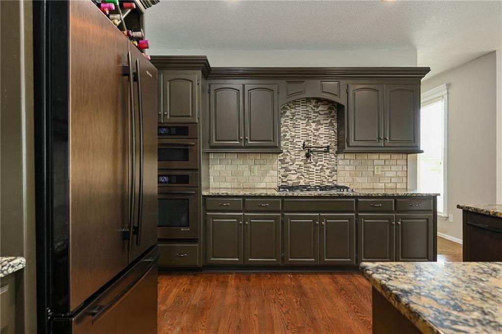 Photo 11 of 35 - 15101 W 146th Circle