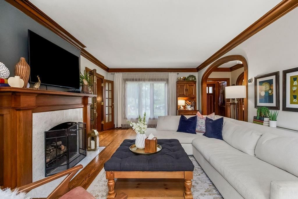 Photo 6 of 34 - 214 W 70th Street
