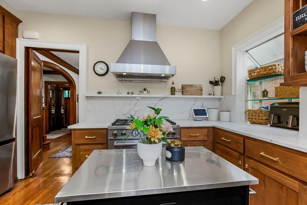 Photo 14 of 34 - 214 W 70th Street