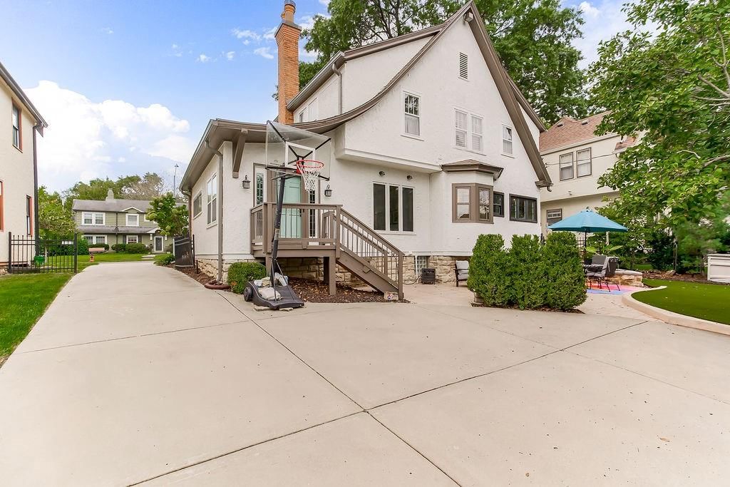 Photo 34 of 34 - 214 W 70th Street