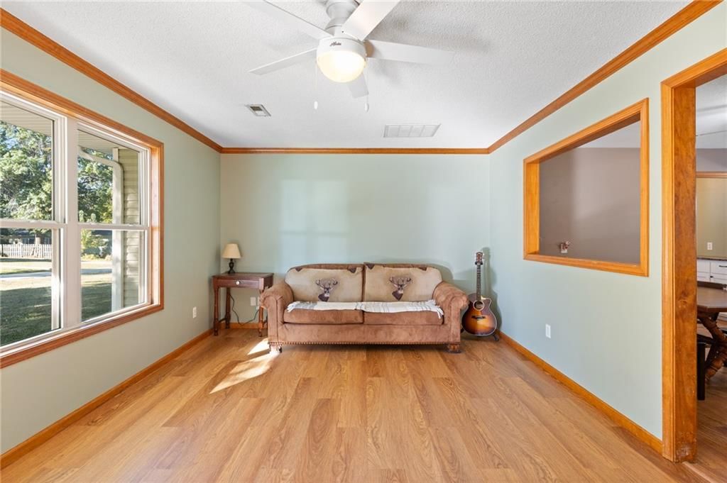 407 E Richardson Street — photo 7