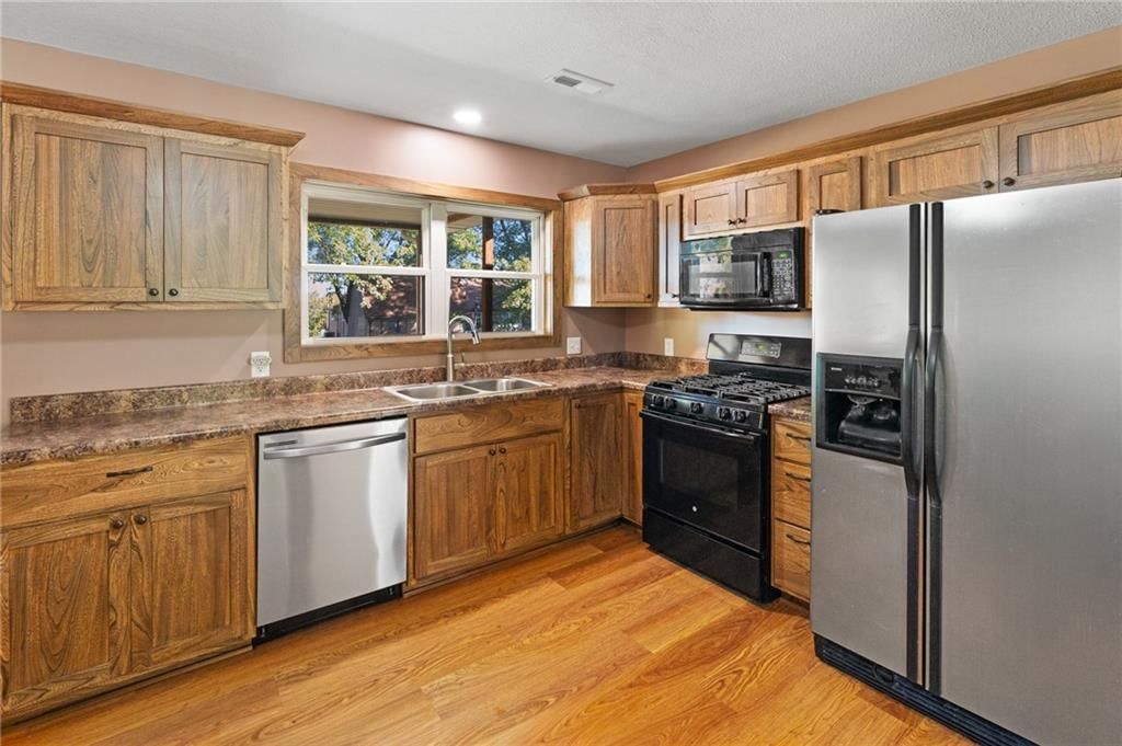 407 E Richardson Street — photo 8