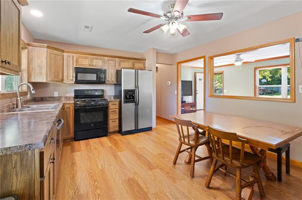 407 E Richardson Street — photo 10
