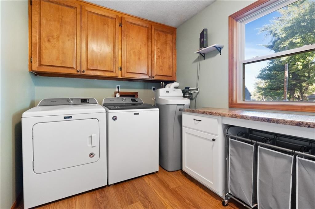 407 E Richardson Street — photo 17