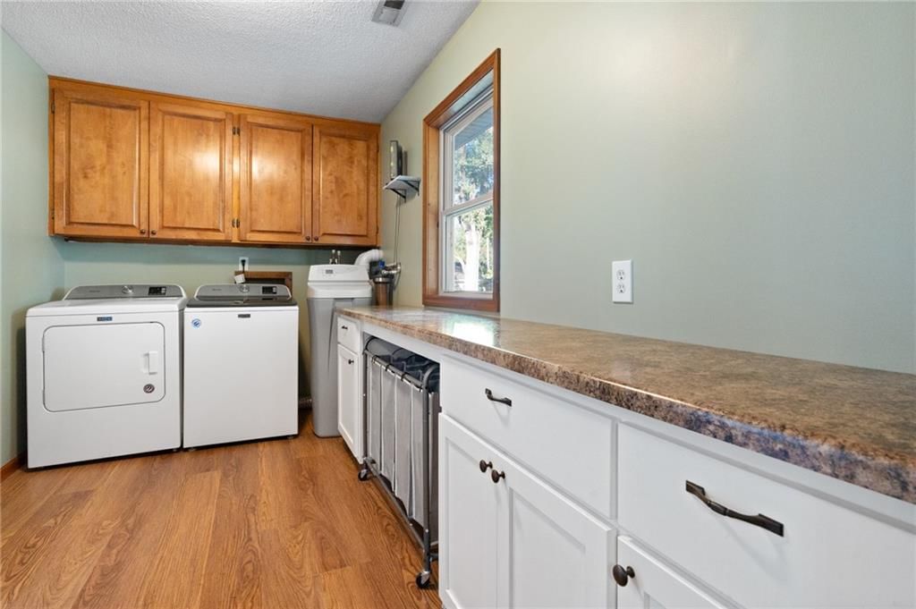 407 E Richardson Street — photo 18