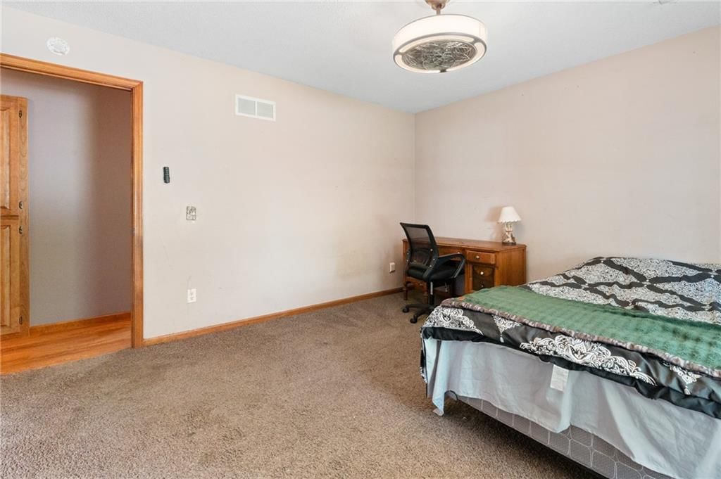 407 E Richardson Street — photo 22