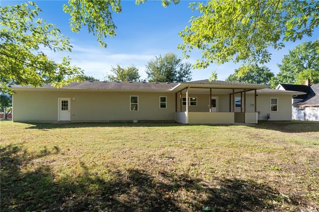 407 E Richardson Street — photo 43