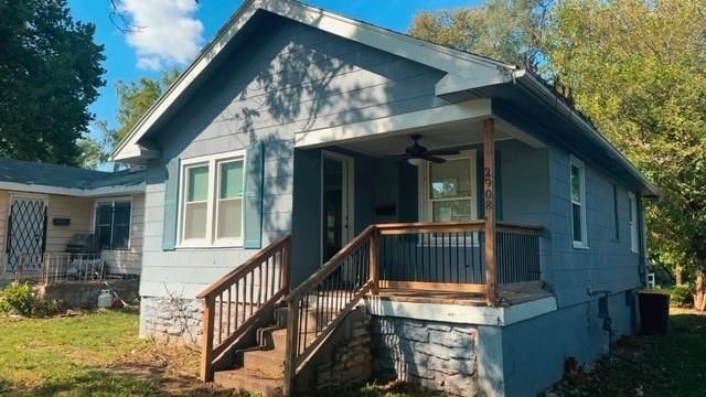 2908 E 61ST Street — photo 2