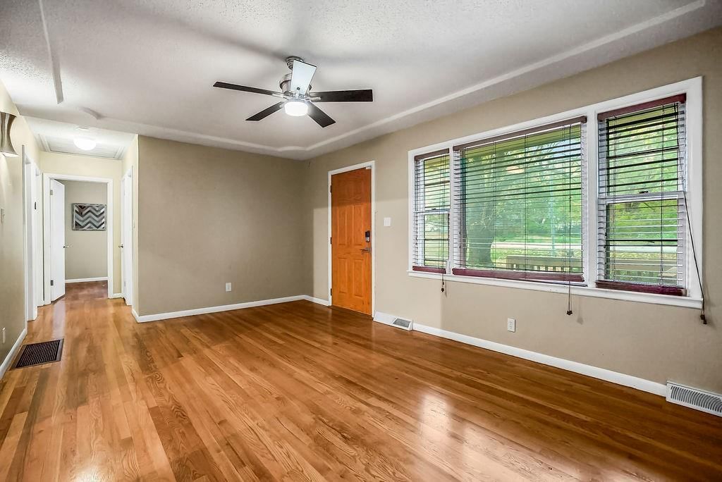 11621 McKinley Avenue — photo 5