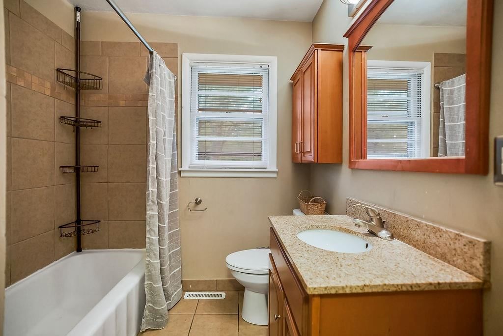 11621 McKinley Avenue — photo 17