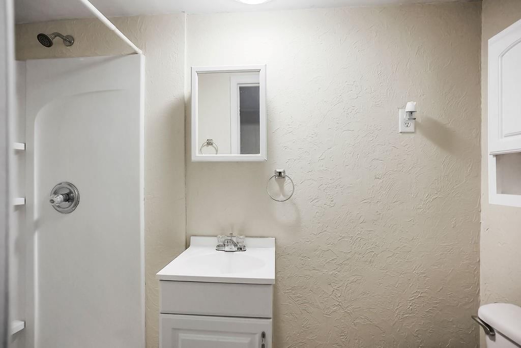 11621 McKinley Avenue — photo 22