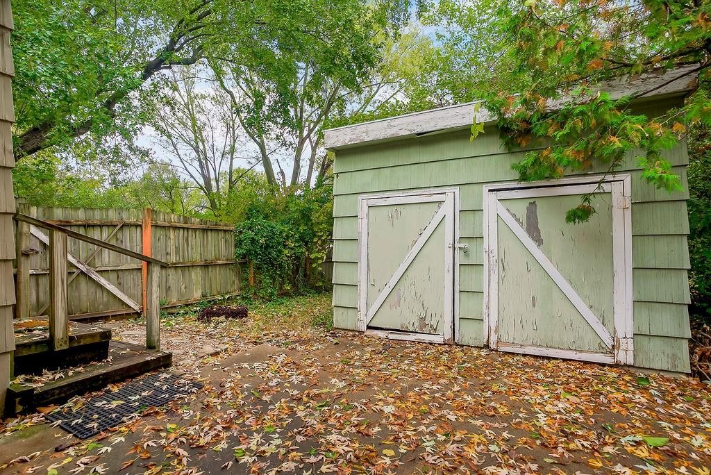 11621 McKinley Avenue — photo 24