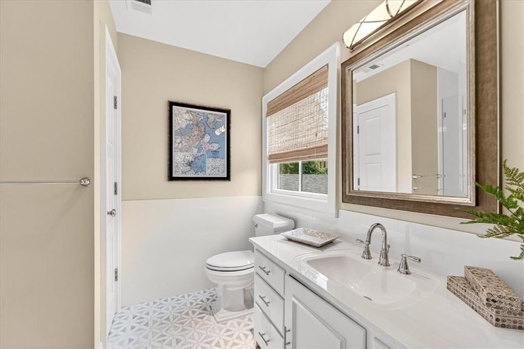 1055 W 54th Street — photo 36