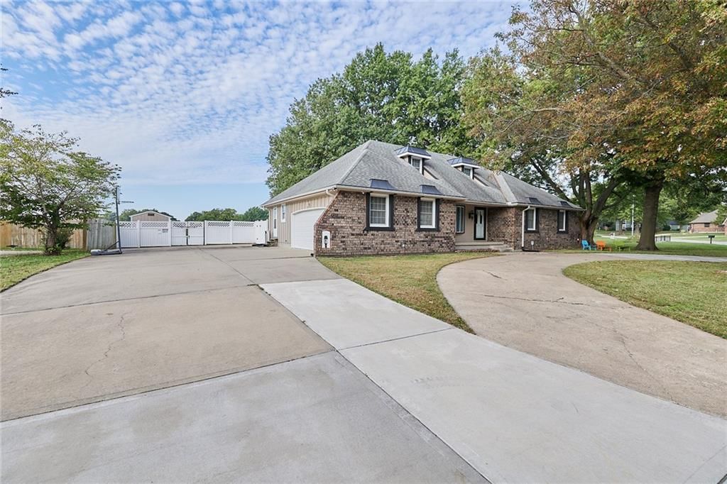 1017 Johnston Drive — photo 13