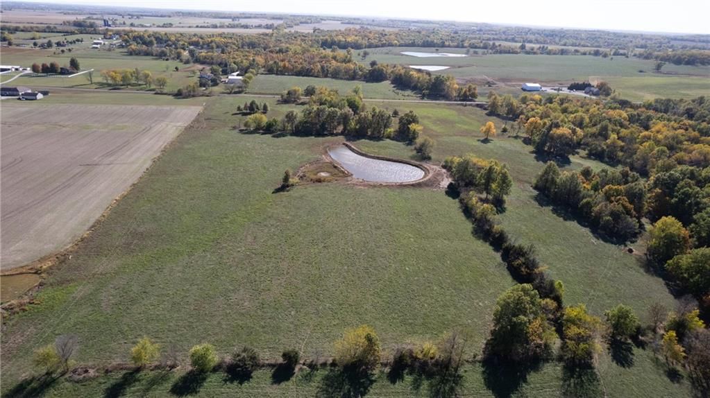 2542 NW State Route 18 Highway, Adrian, MO