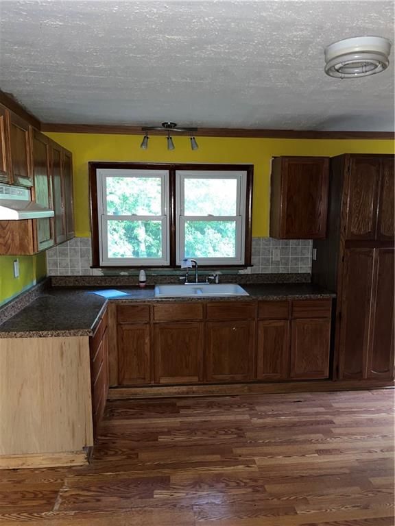 Photo 5 of 11 - 729 Hazel Street