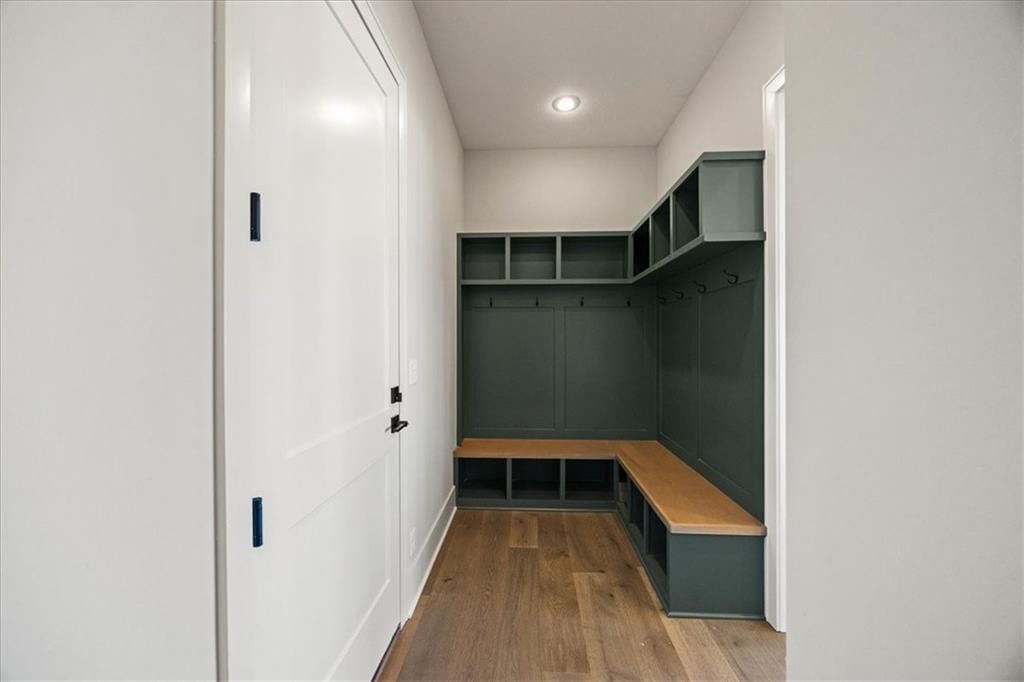 17321 Larsen Street — photo 20