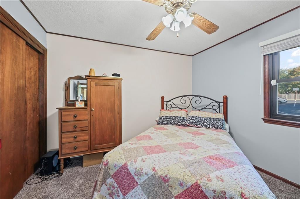 702 Quincy Boulevard — photo 15
