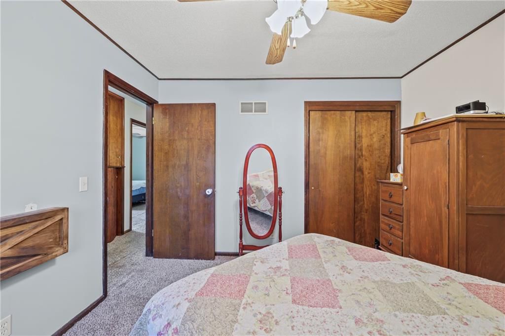 702 Quincy Boulevard — photo 16
