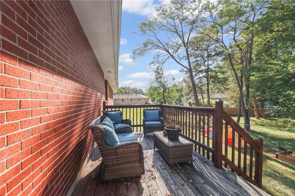 702 Quincy Boulevard — photo 25