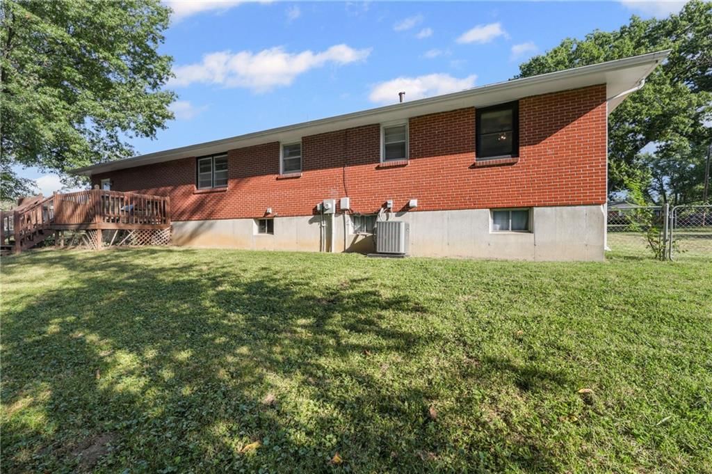 702 Quincy Boulevard — photo 27