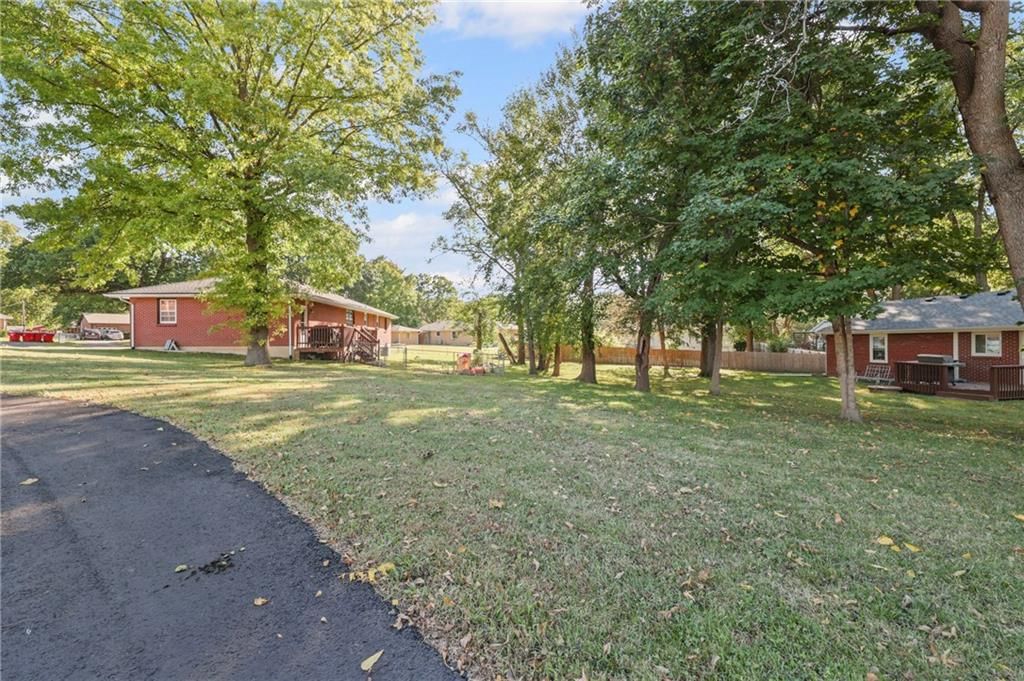 702 Quincy Boulevard — photo 28