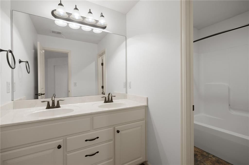 1210 Hillmann Lane — photo 31
