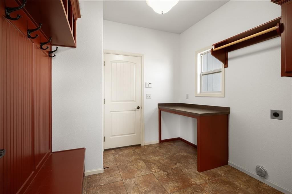1210 Hillmann Lane — photo 37