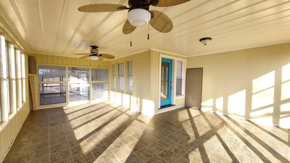 4073 Parkview Drive — photo 7