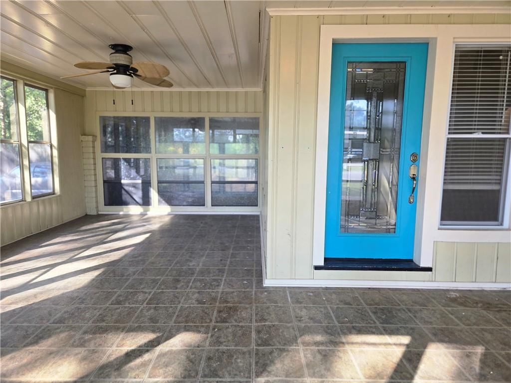 4073 Parkview Drive — photo 8