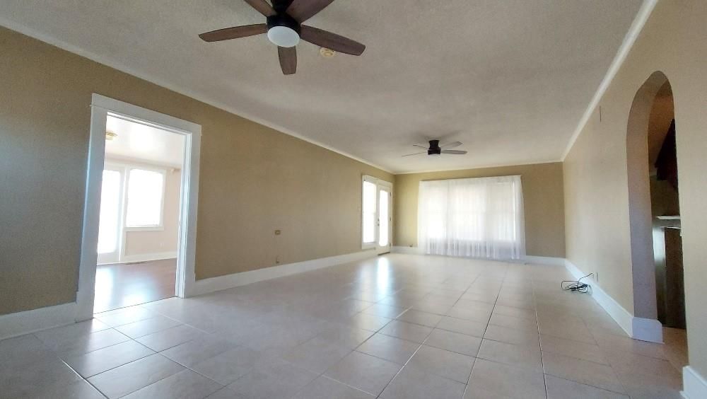 4073 Parkview Drive — photo 10