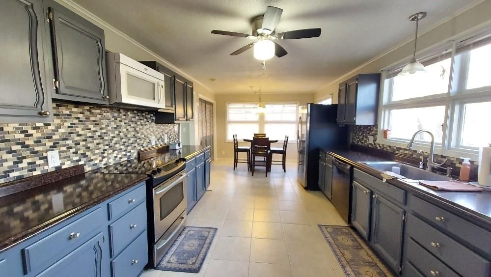 4073 Parkview Drive — photo 24