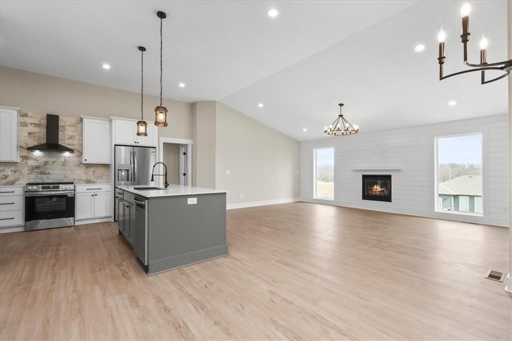 1305 N Holland Drive — photo 10