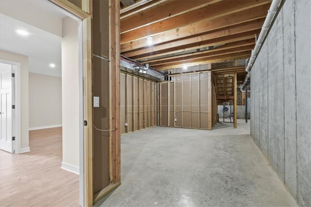 1305 N Holland Drive — photo 35