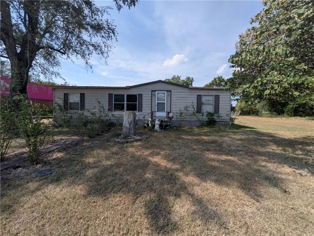 208 S Plum Street — photo 1