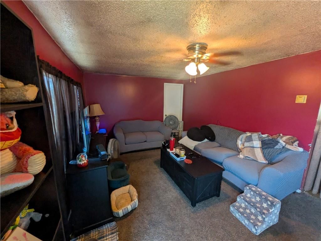 208 S Plum Street — photo 2