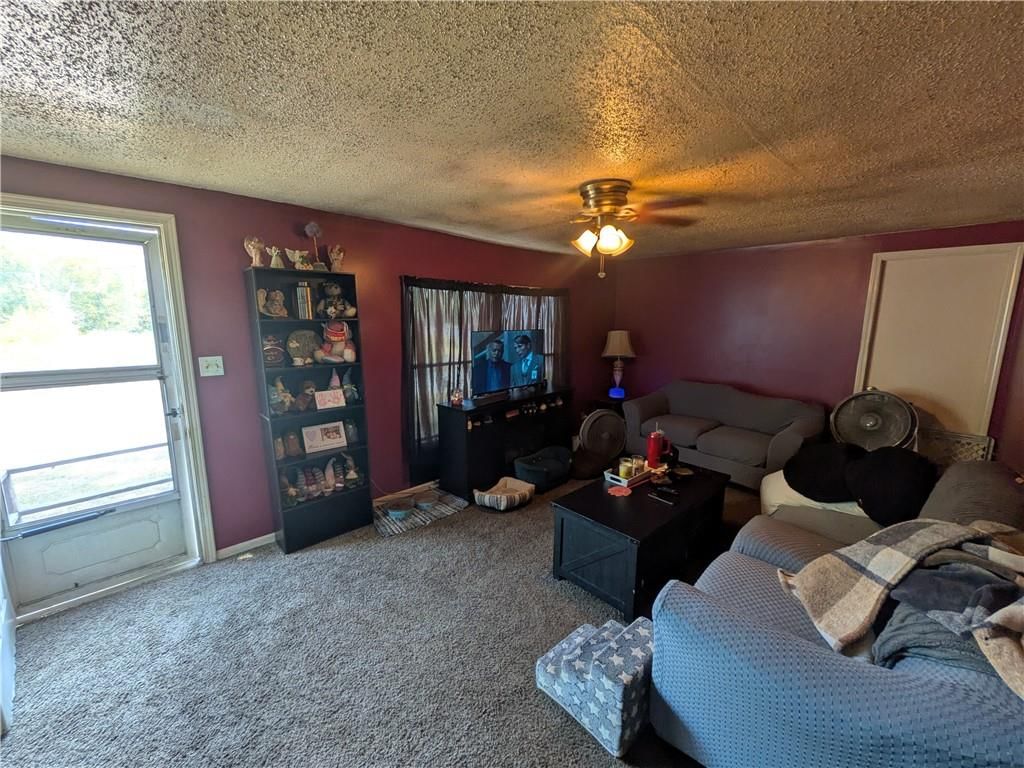 208 S Plum Street — photo 3