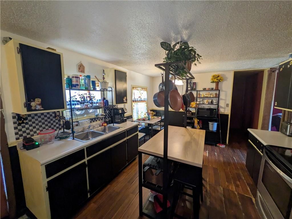 208 S Plum Street — photo 7