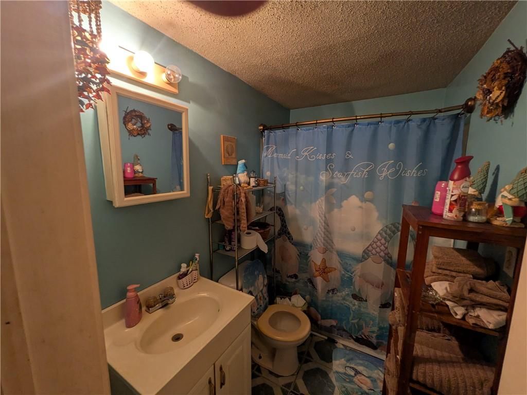 208 S Plum Street — photo 11