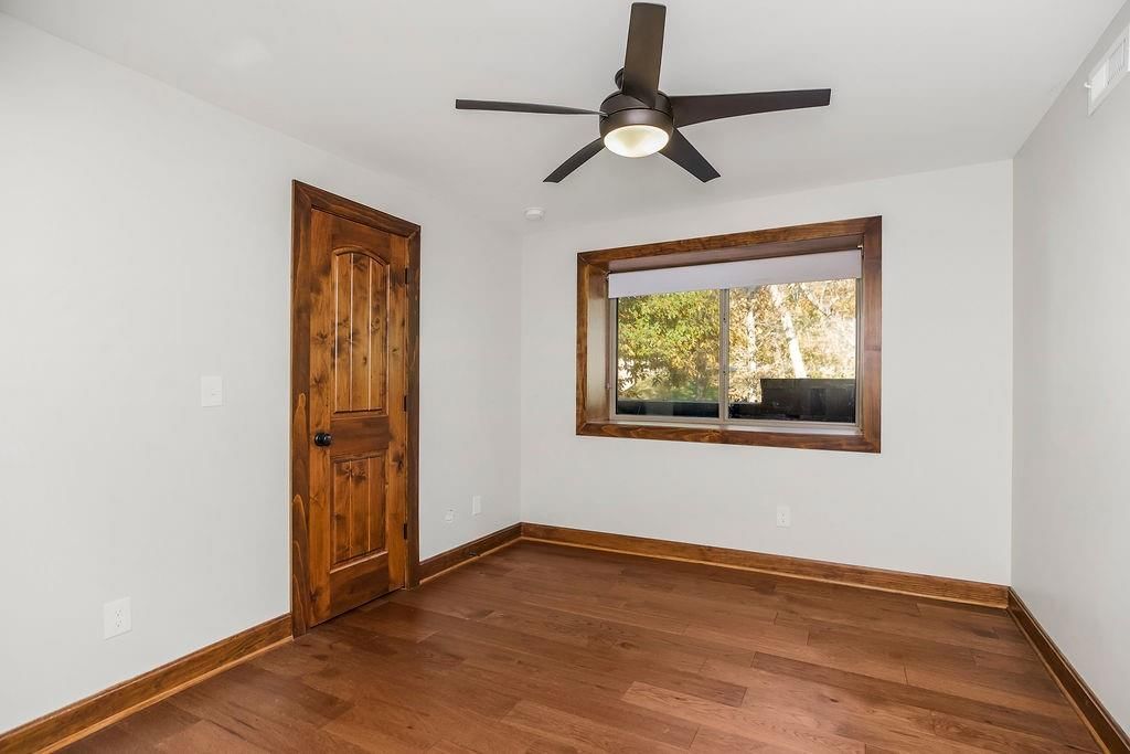 49-51 Z Lake Shore Drive — photo 25