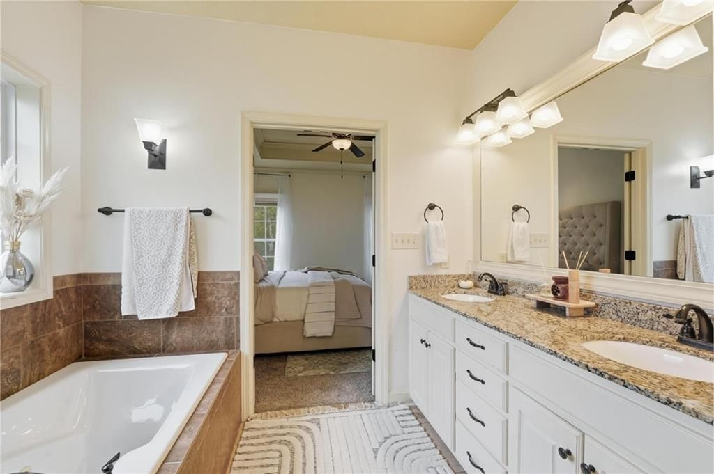 7844 N Walrond Avenue — photo 30
